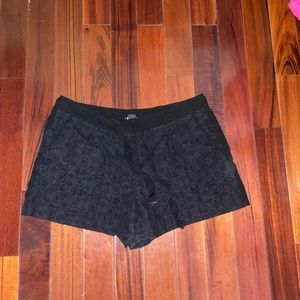Ann Taylor loft lace shorts black size 10